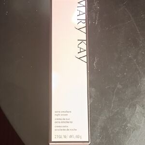 Mary Kay Extra Emollient Night Cream - Soft Pink